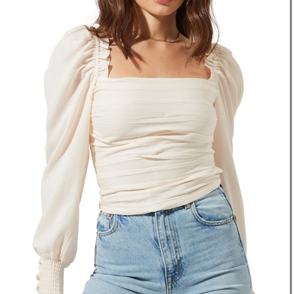 Tops - Square Neck Puff Sleeve Top cream new with tags
